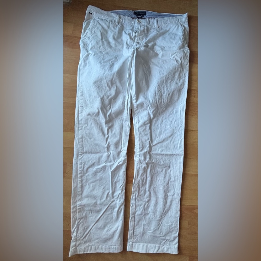 Tommy Hilfiger Men's Cream Chinos